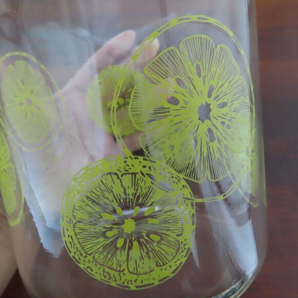 Vintage Pyrex Lemonade/Water Pitcher with Citrus Lemon Print - Picture 2 of 15